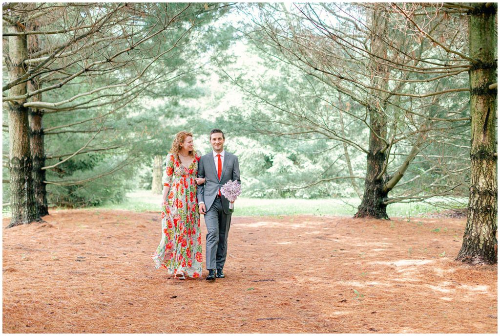 colorful-backyard-wedding-michigan-photographer