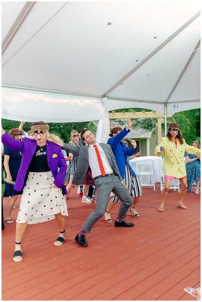 colorful-backyard-wedding-michigan-photographer