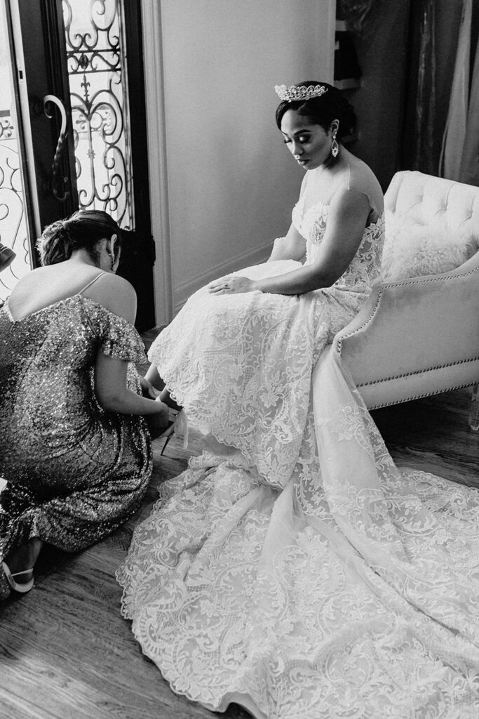 Bride Getting Ready | Knotting Hill Place Luxury Dallas Texas Wedding Venue