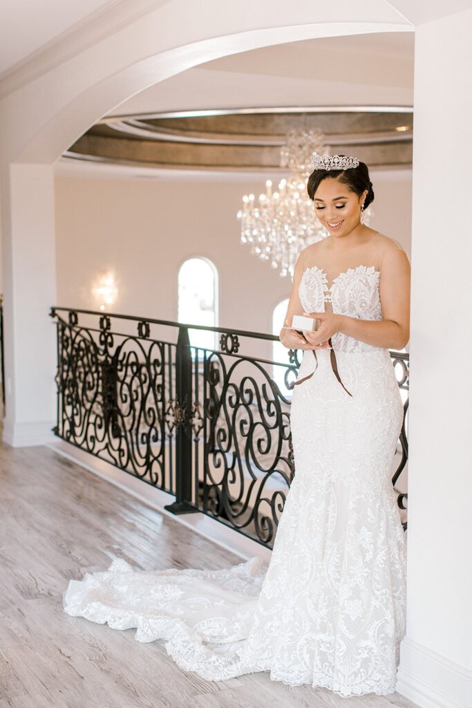 Bride & Groom Gift Swap | Knotting Hill Place Luxury Dallas Wedding Venue