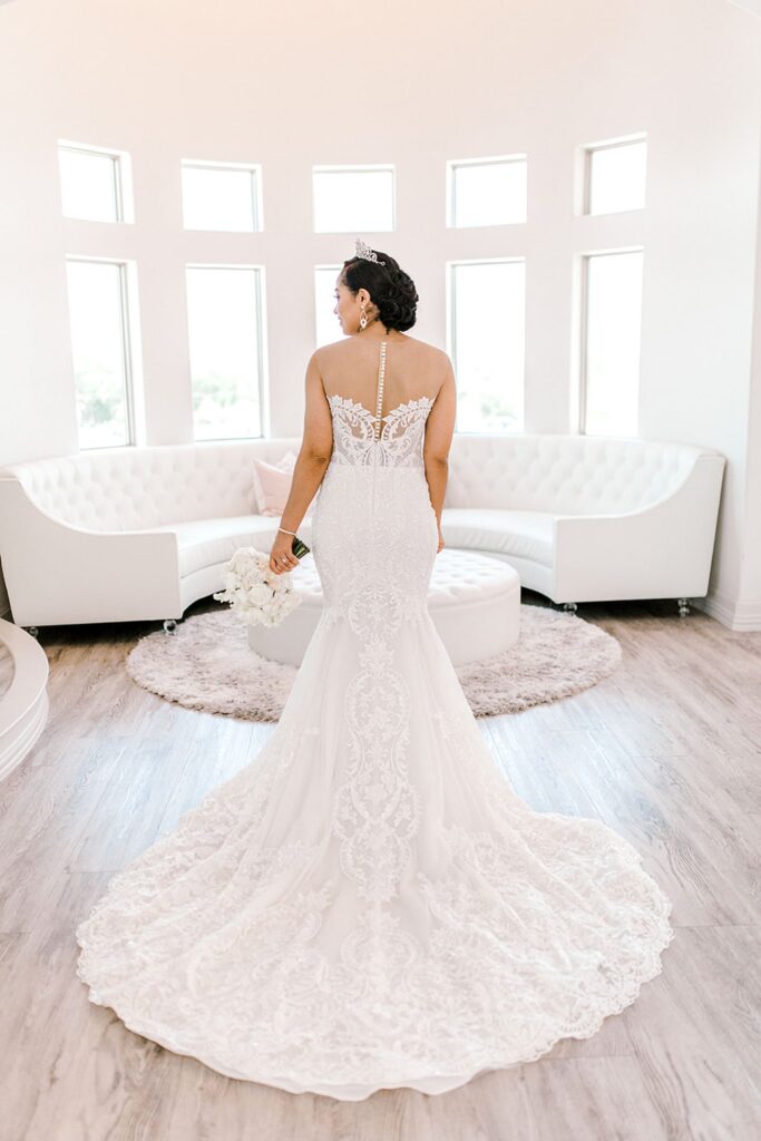 Bride Getting Ready | Knotting Hill Place Luxury Dallas Texas Wedding Venue