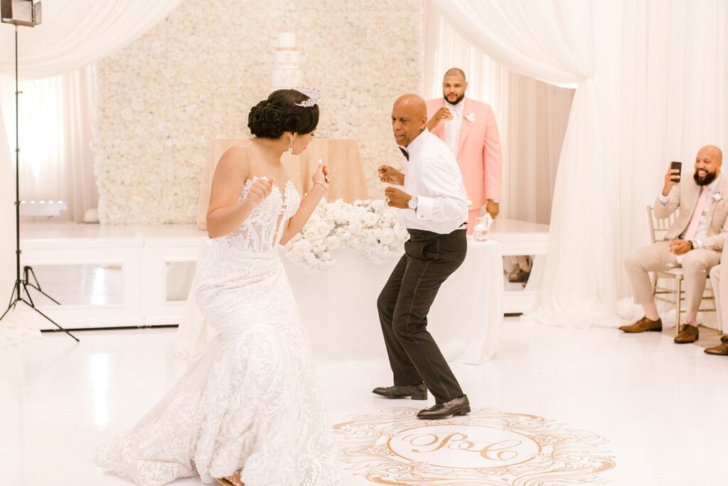 Wedding Reception | Knotting Hill Place Luxury Dallas Wedding Venue