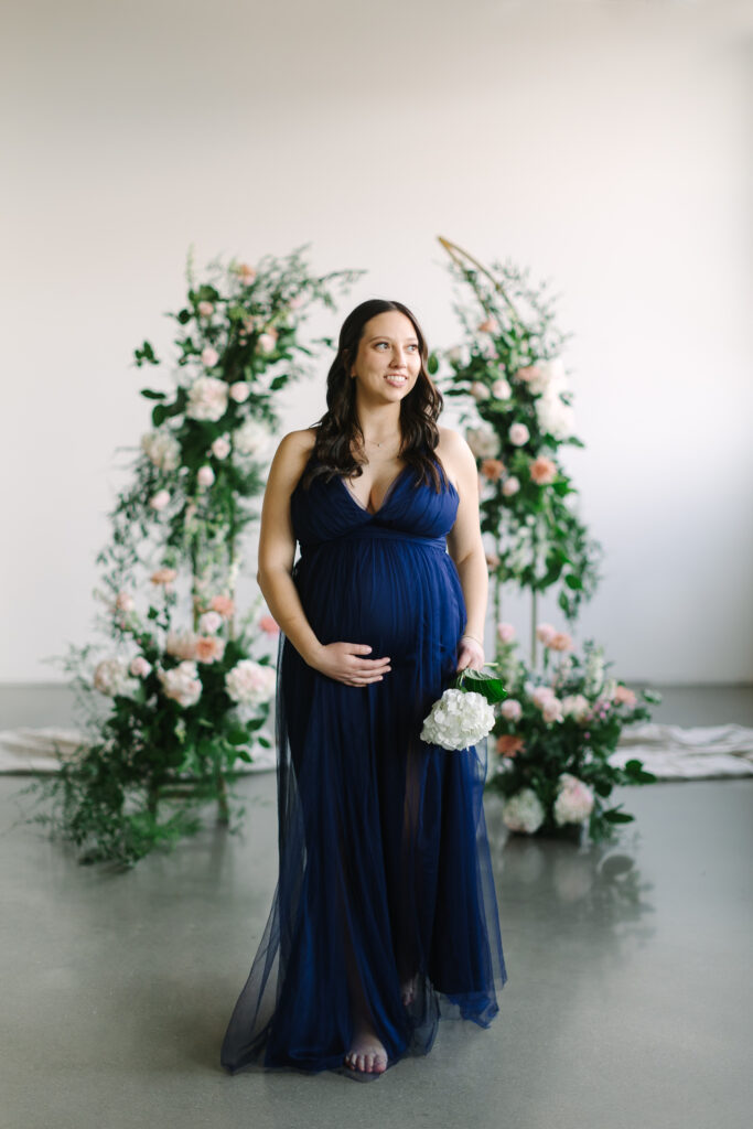 Lansing Michigan Maternity Photographer What to Wear for Your Maternity Session