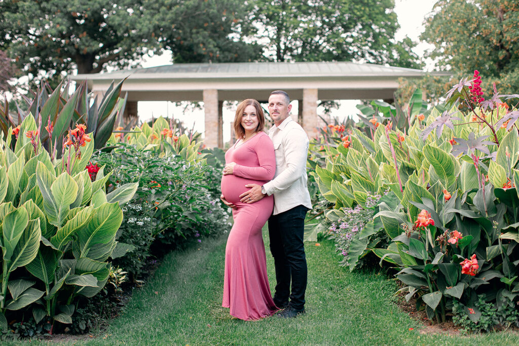 Lansing Michigan Maternity Photographer Cooley Gardens & Scott Sunken Gardens