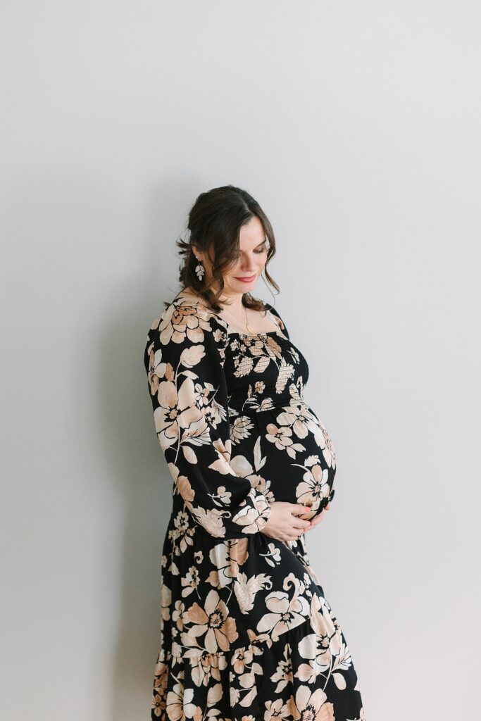 Natural light maternity photographer in michigan