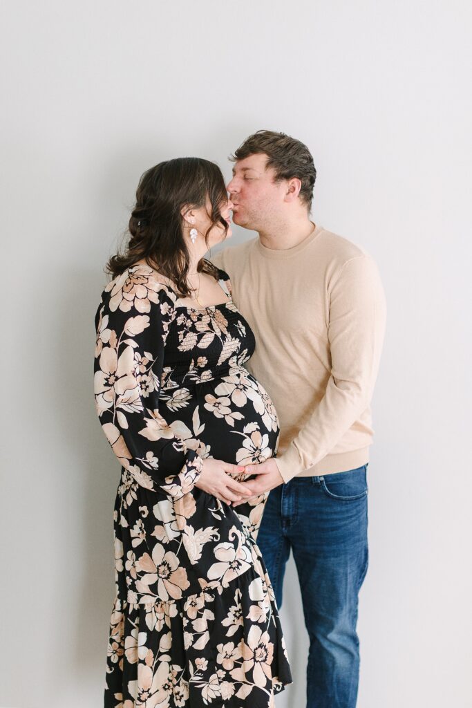 Natural light maternity photographer in michigan