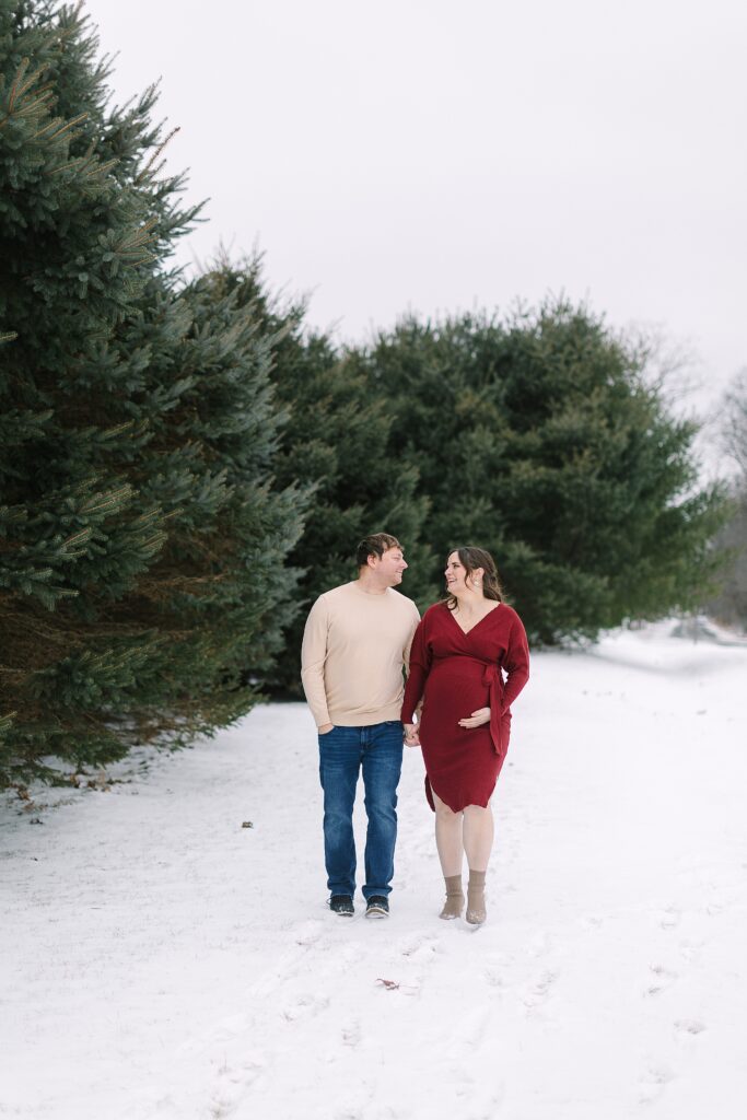 Winter maternity session in Michigan