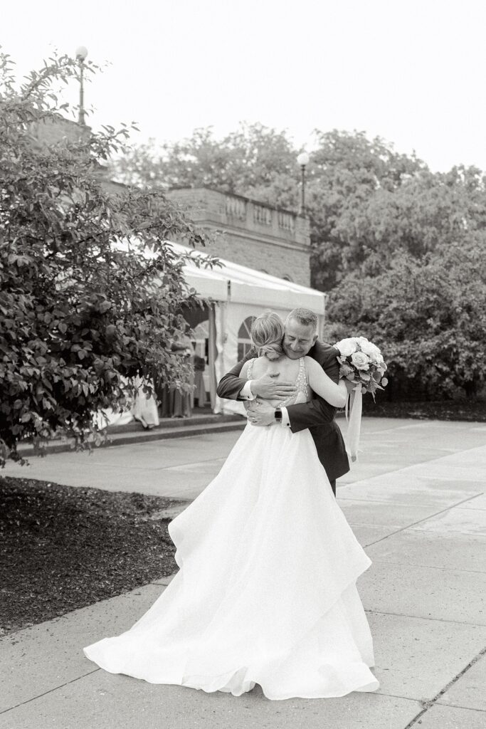 Ault-Park-Pavillion-Cincinnati-Ohio-Wedding-Photographer