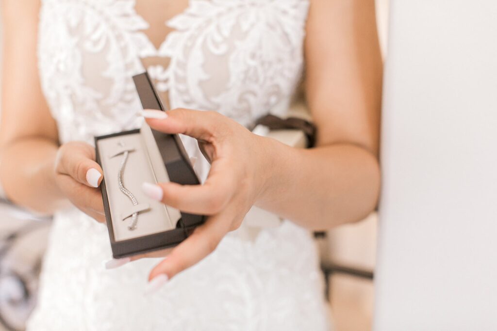 Bride & Groom Gift Swap | Knotting Hill Place Luxury Dallas Wedding Venue